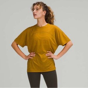 Lululemon Relaxed Fit Training Tee